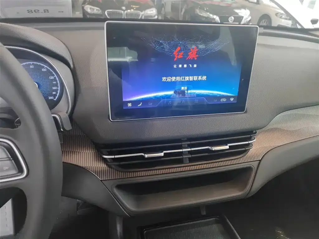 Hongqi E-QM5 — фото 7