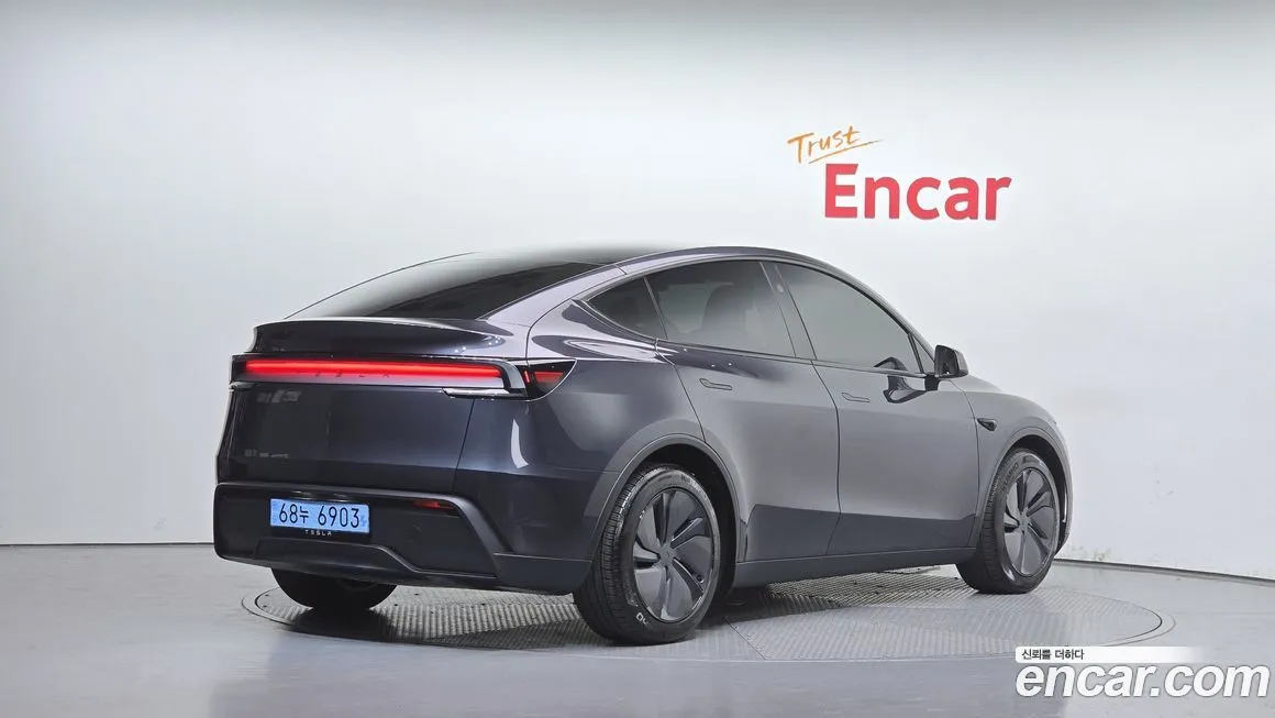 Tesla Model Y 2025 из KR, фото 2
