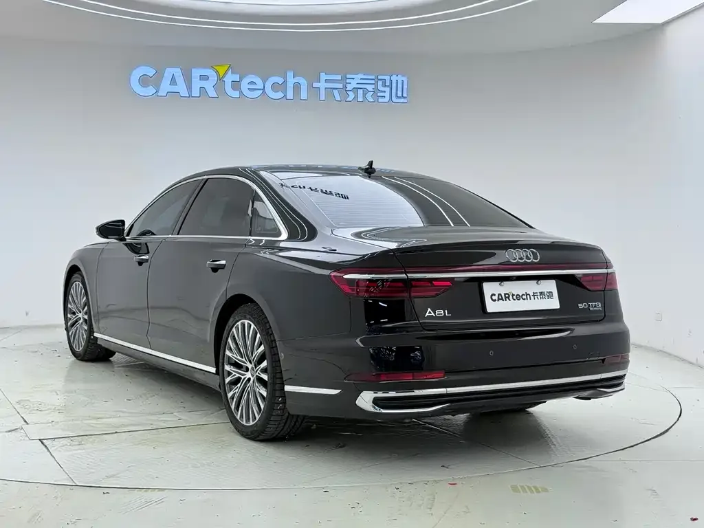 Audi A8 2023 из CN, фото 4