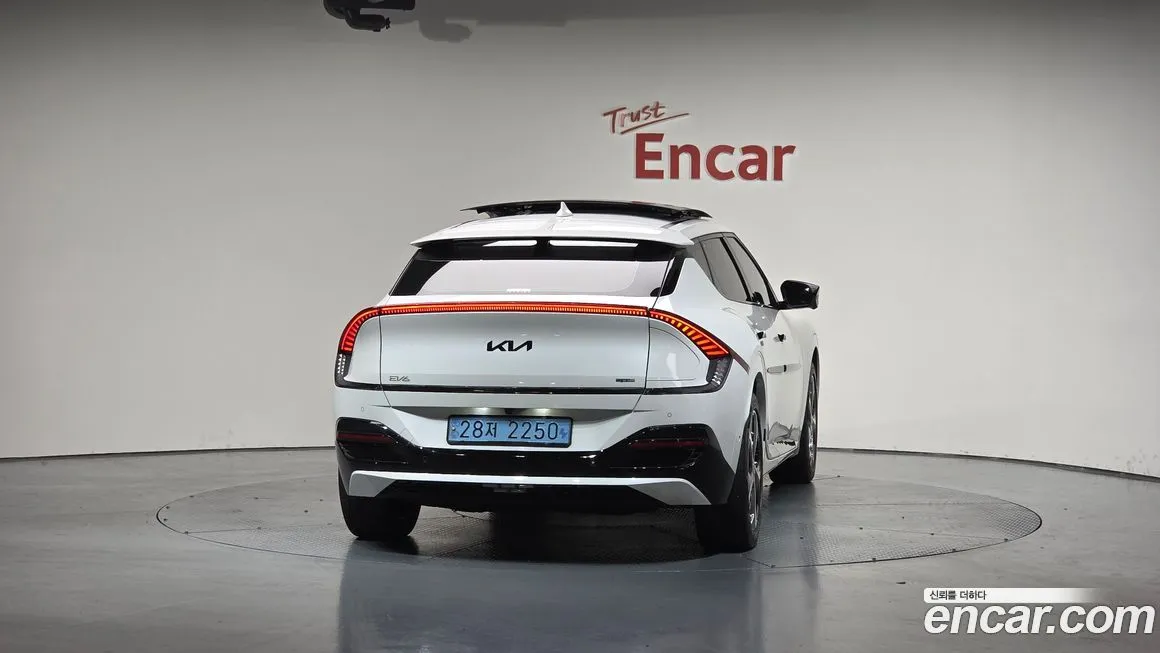 Kia EV6 — фото 4
