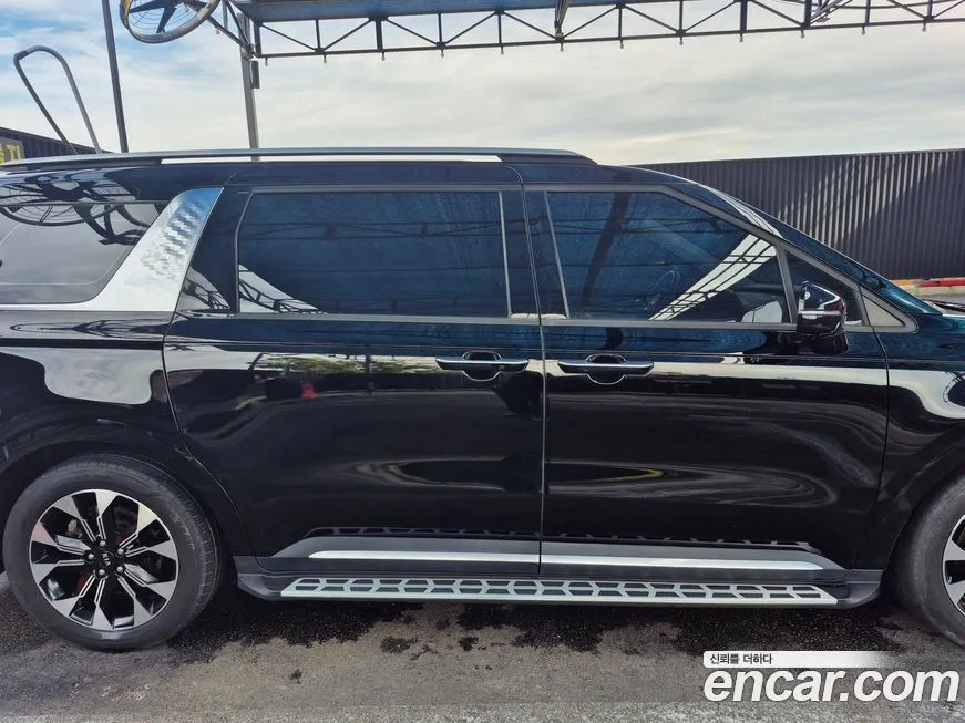Kia Carnival — фото 1