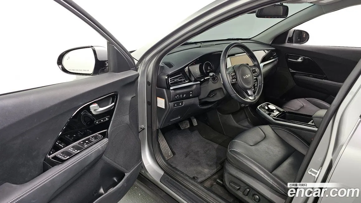 Kia Niro — фото 10