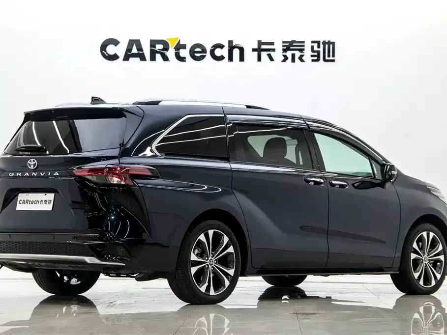 Toyota Granvia 2023 из CN, фото 6