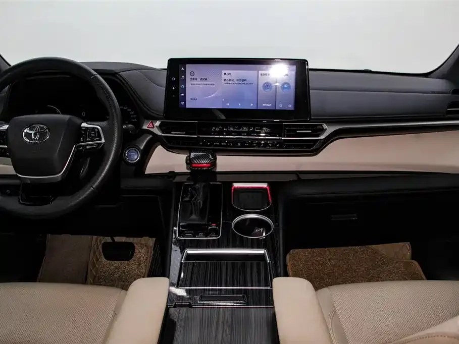 Toyota Granvia 2023 из CN, фото 8