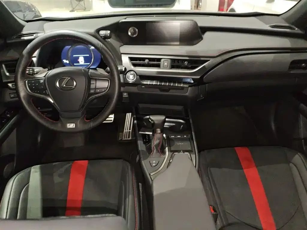 Lexus UX — фото 10