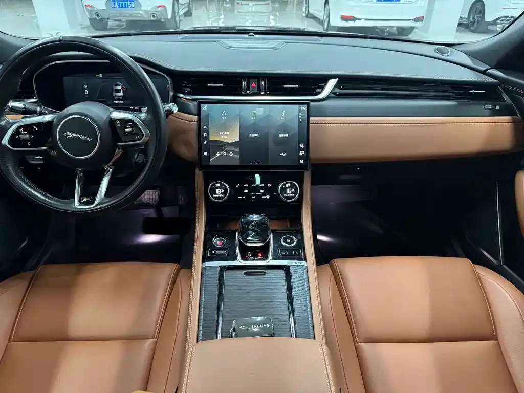 Jaguar XFL 2023 из CN, фото 8