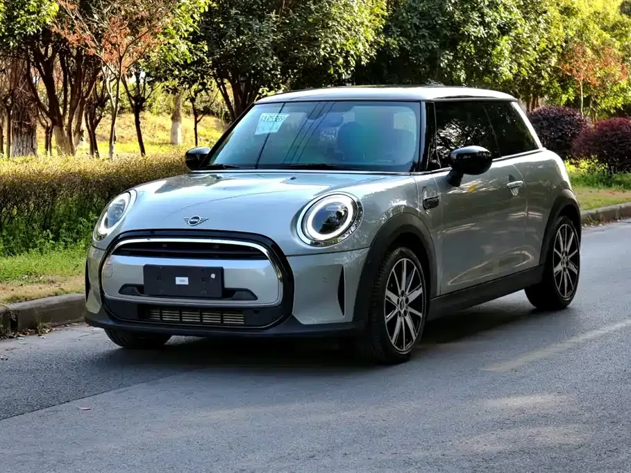 MINI Cooper (3-door) 2023 из CN, фото 1