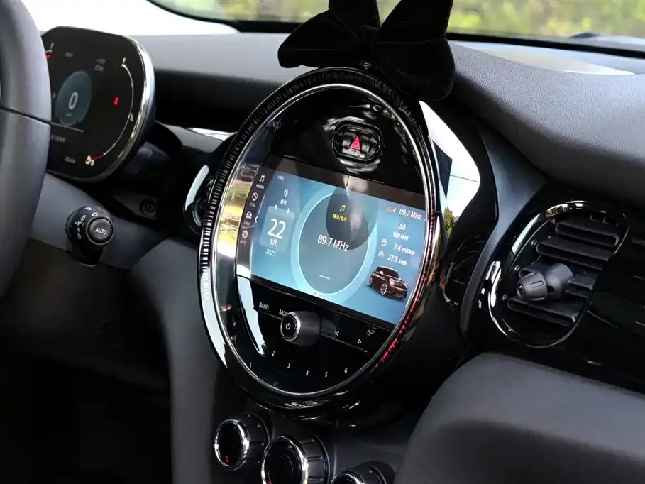 MINI Cooper (3-door) 2023 из CN, фото 10