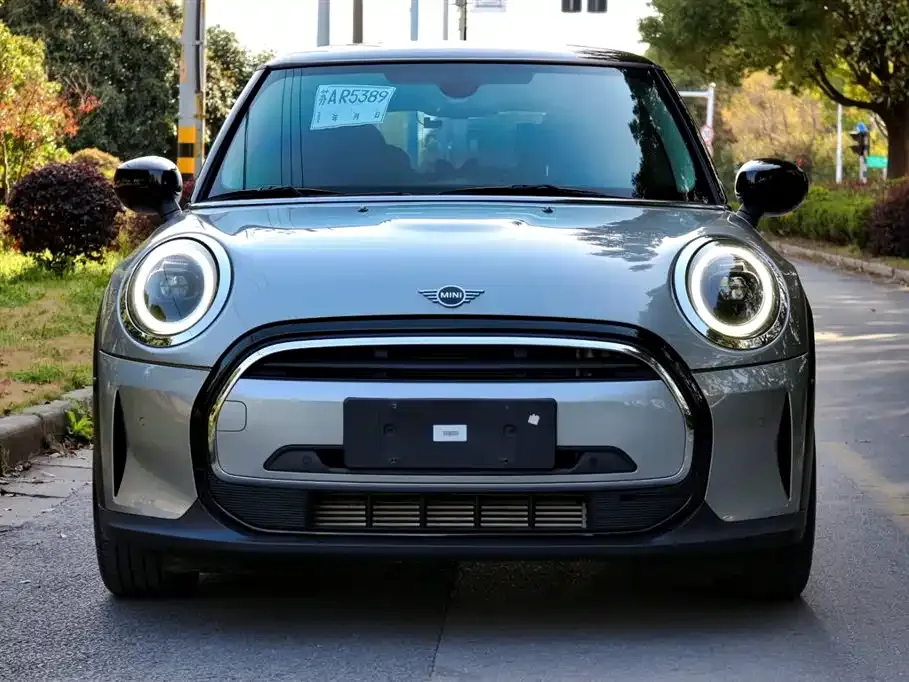 MINI Cooper (3-door) 2023 из CN, фото 2