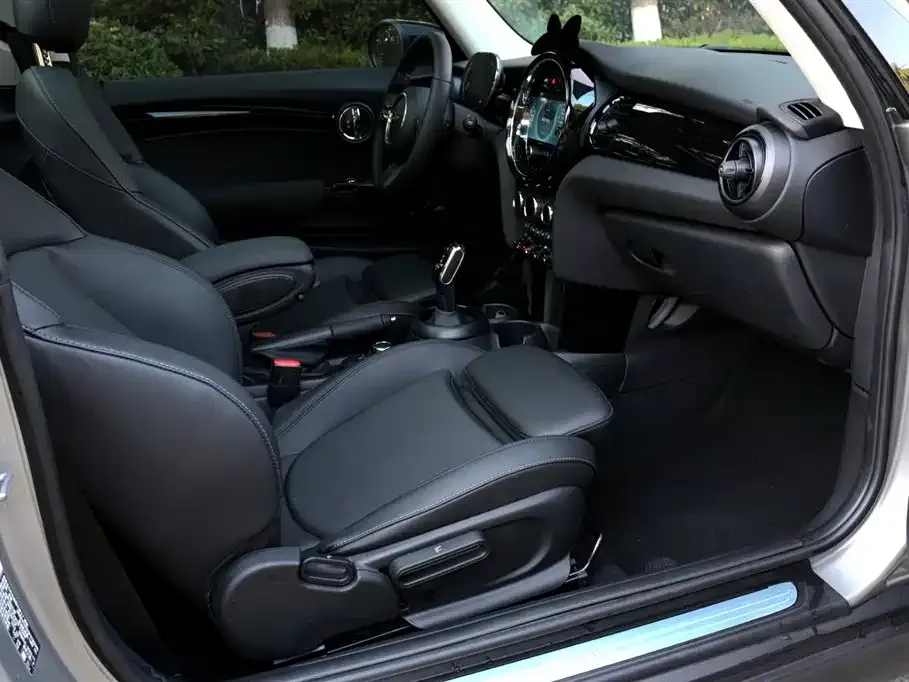 MINI Cooper (3-door) 2023 из CN, фото 9