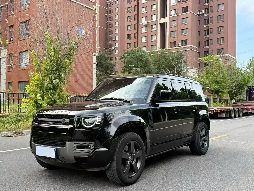 Land Rover Defender — фото 1