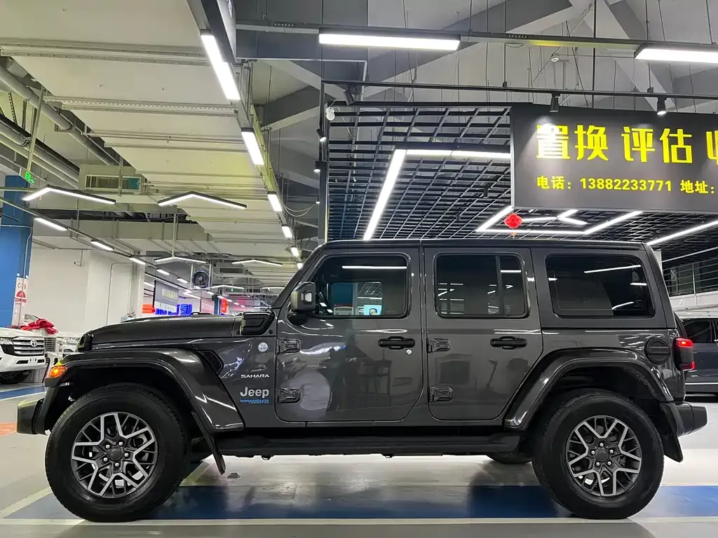 Jeep Wrangler PHEV — фото 7