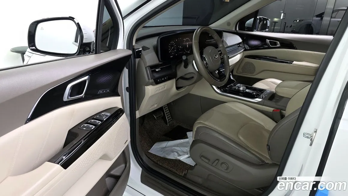Kia Carnival — фото 10
