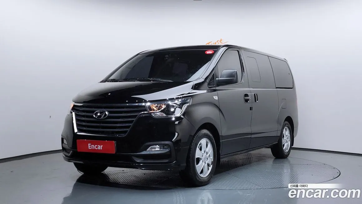 Hyundai Starex — фото 1