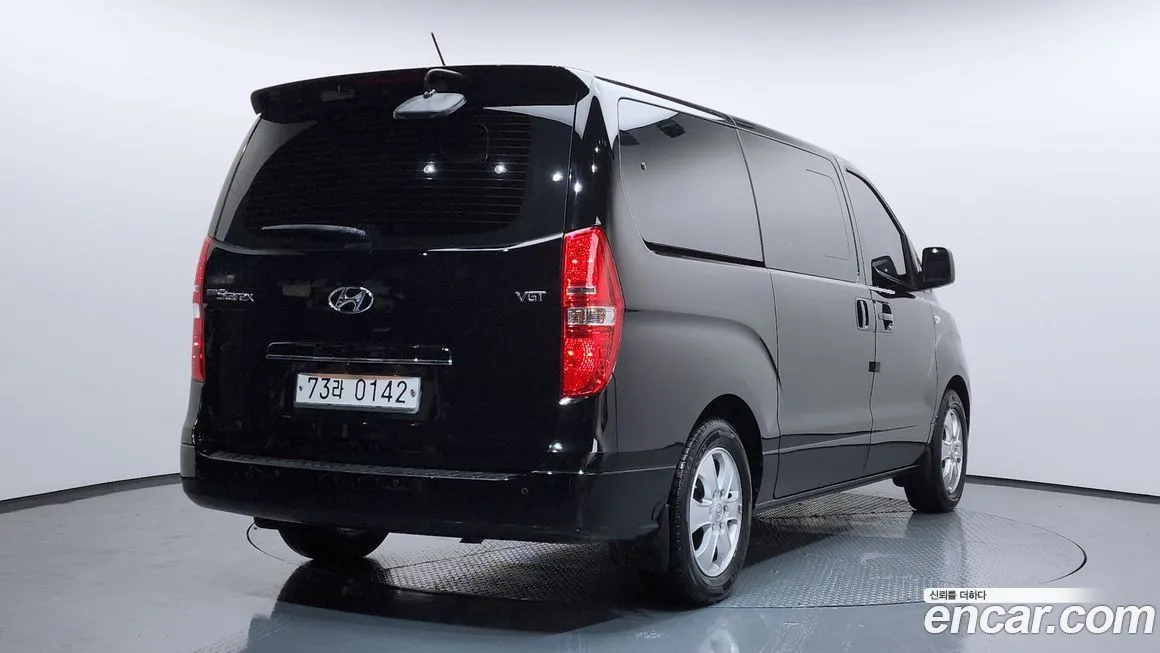 Hyundai Starex — фото 2