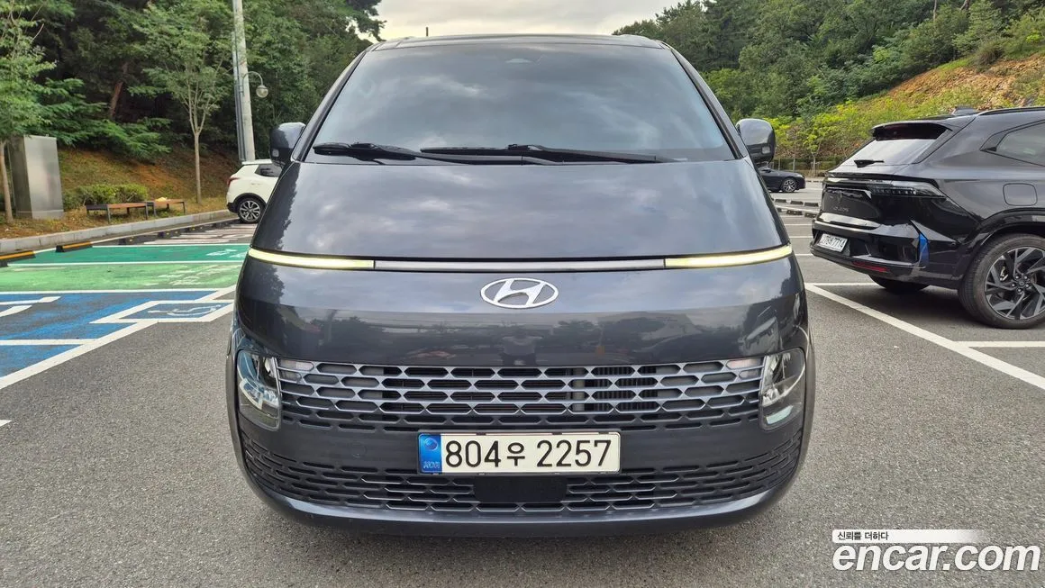 Hyundai Staria — фото 1