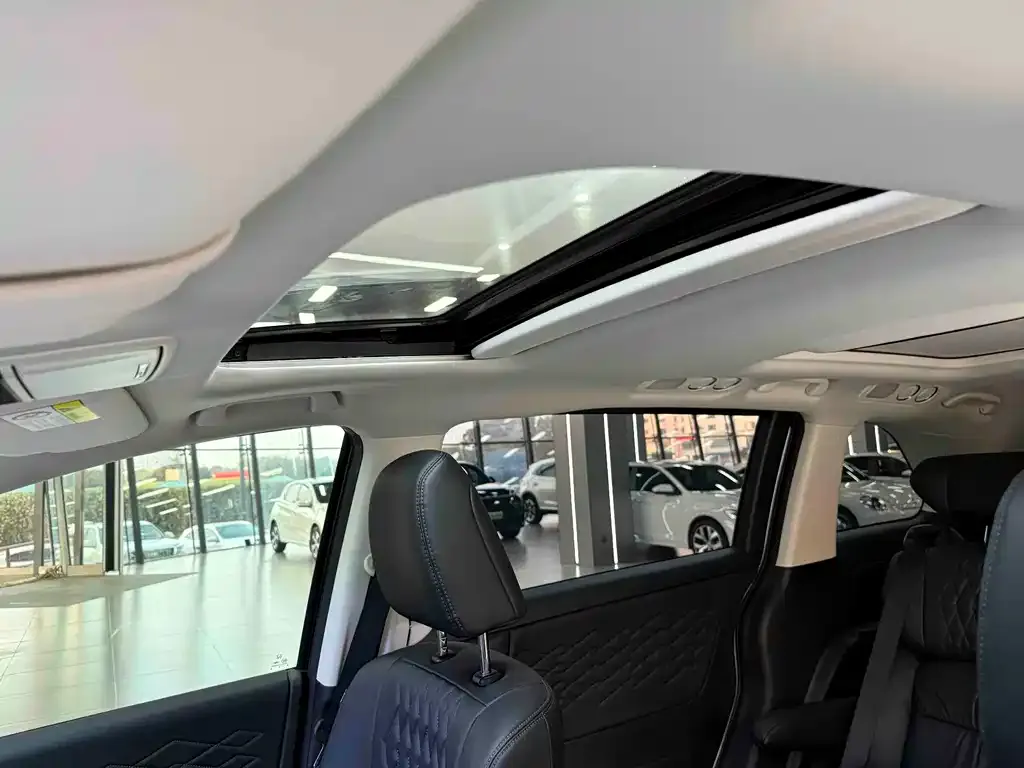 Honda Elysion 2025 из CN, фото 7