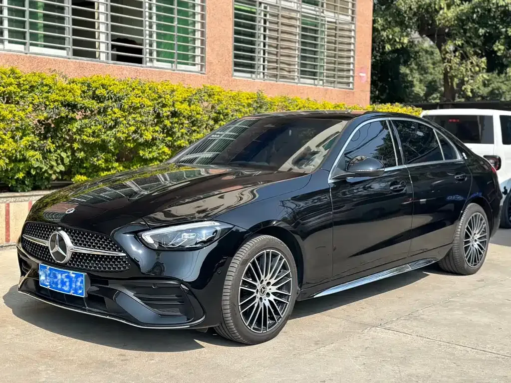 Mercedes-Benz C-Class — фото 1