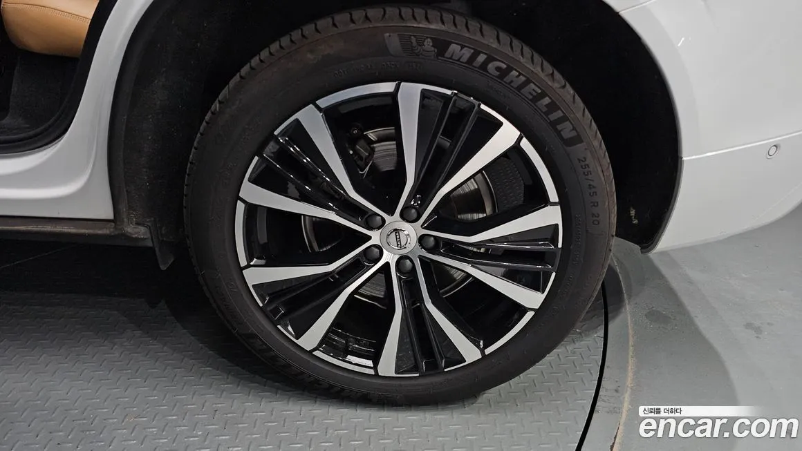 Volvo XC60 2025 из KR, фото 5