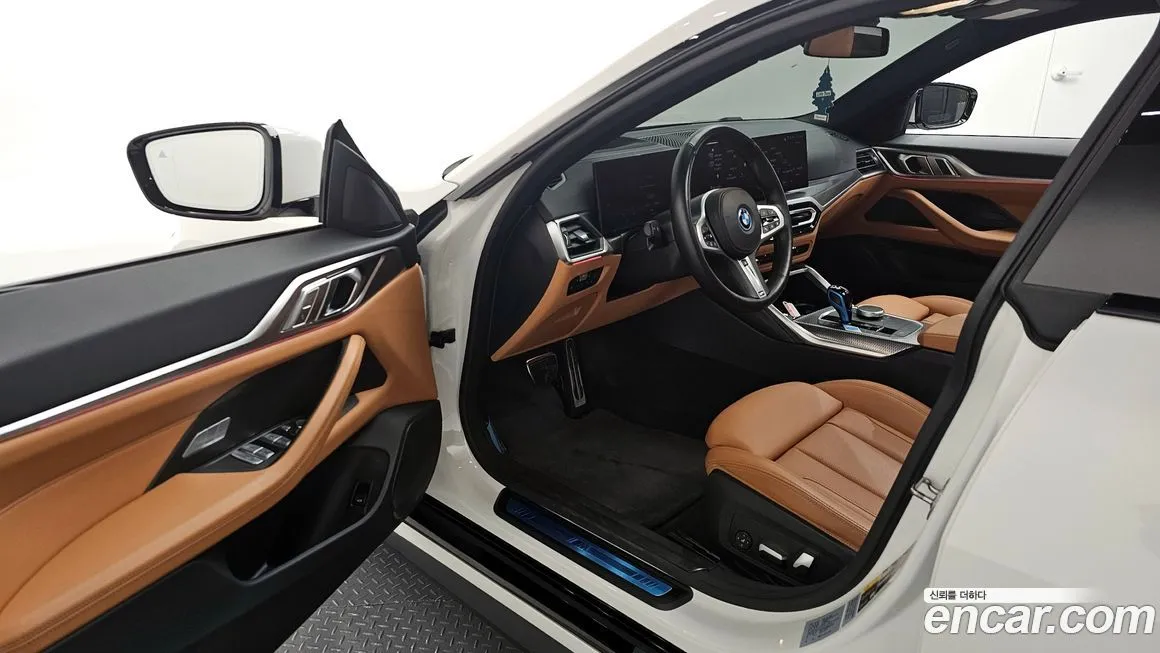 BMW i4 — фото 10