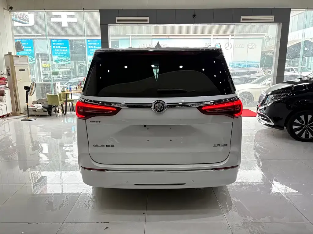 Buick GL8 2023 из CN, фото 5