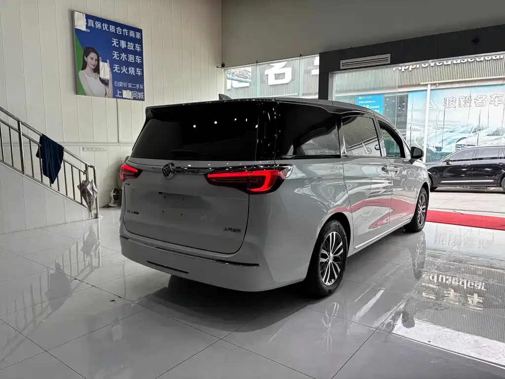 Buick GL8 2023 из CN, фото 6