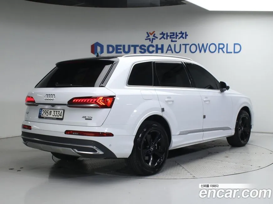 Audi Q7 2021 из KR, фото 2
