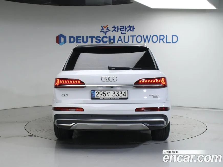 Audi Q7 2021 из KR, фото 4
