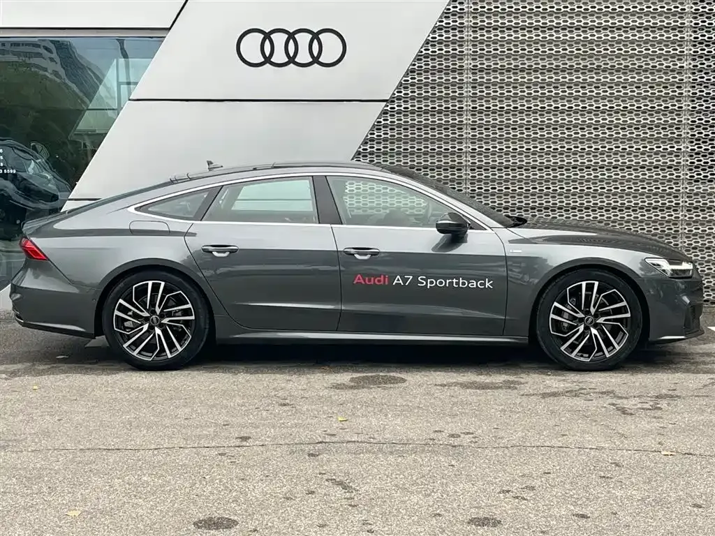 Audi A7 2024 из CN, фото 7