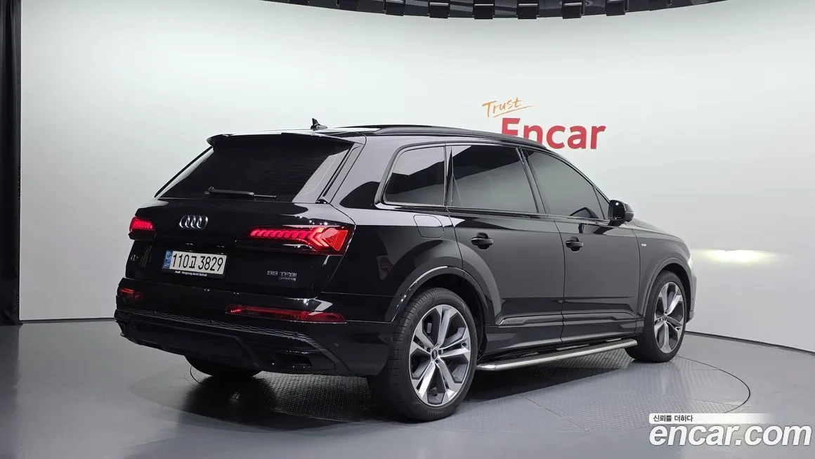 Audi Q7 2022 из KR, фото 2
