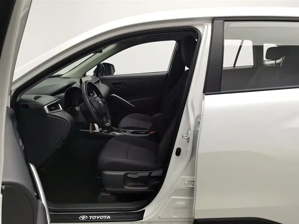 Toyota Corolla Cross 2024 из CN, фото 10