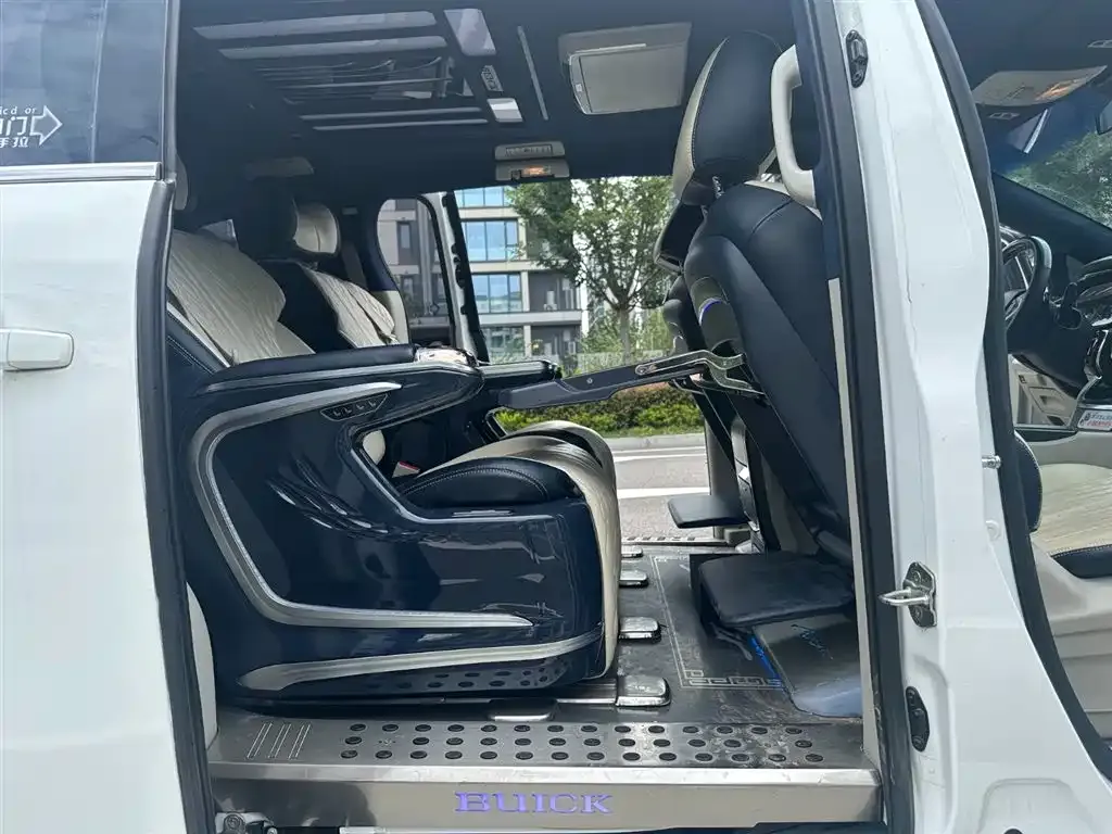 Buick GL8 2022 из CN, фото 9