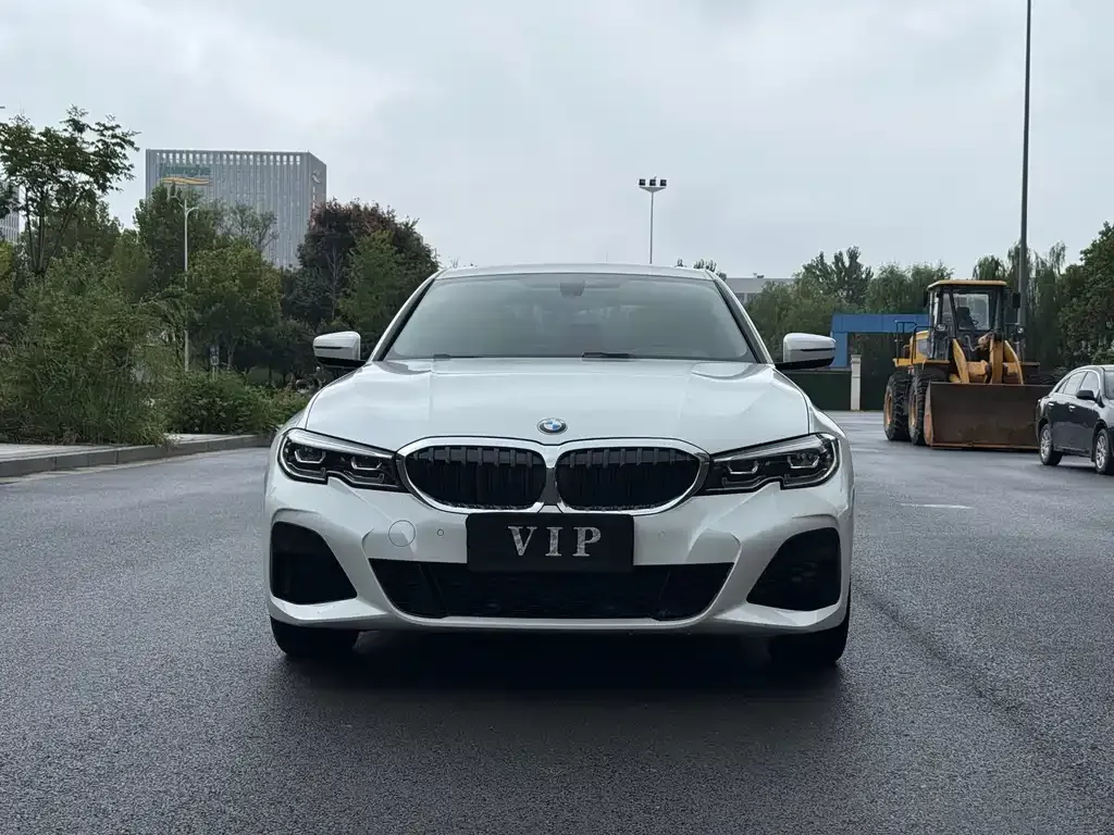 BMW 3 Series 2022 из CN, фото 2