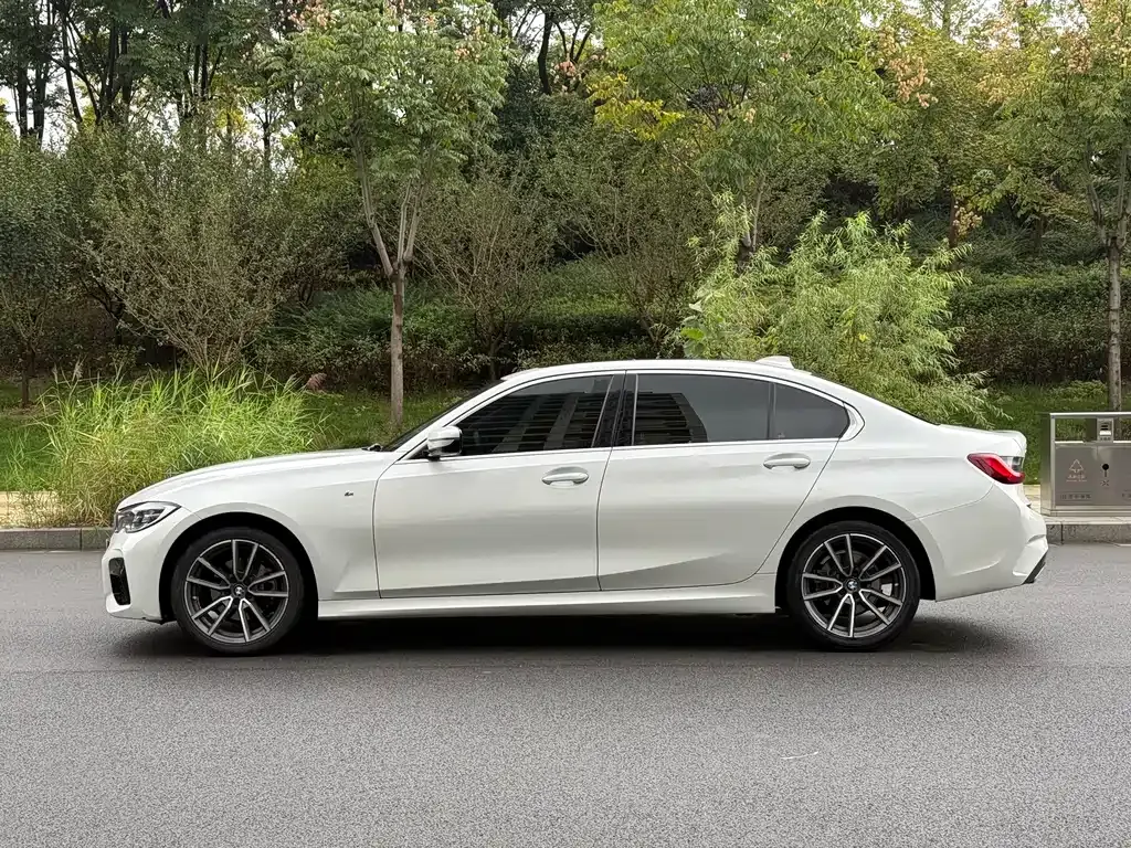 BMW 3 Series 2022 из CN, фото 4