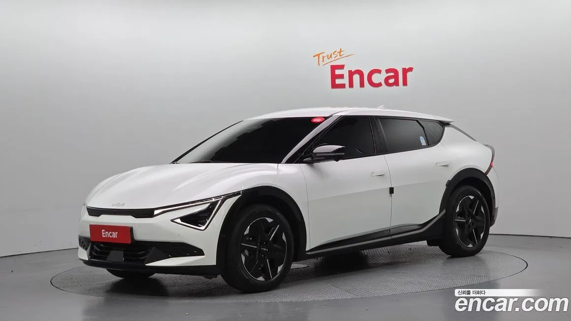 Kia EV6 — фото 1
