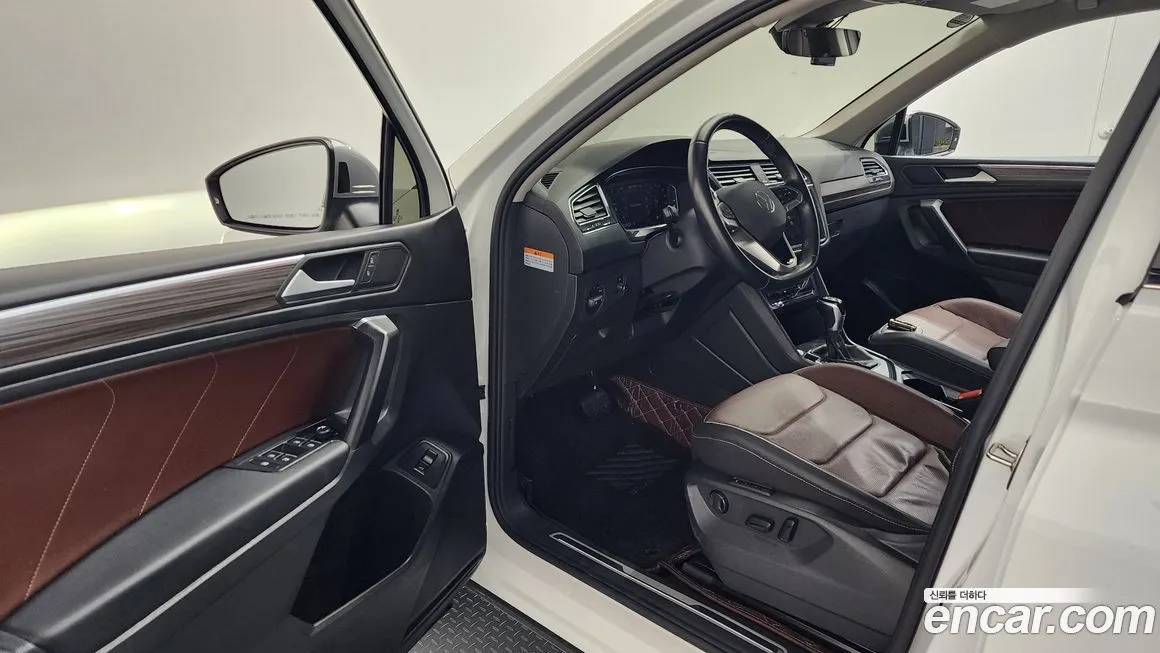 Volkswagen Tiguan — фото 10