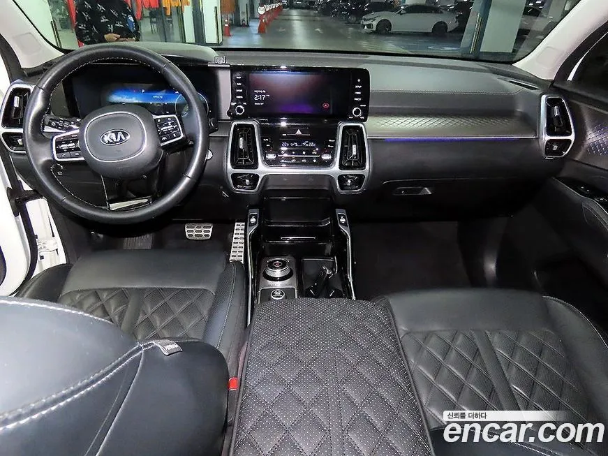 Kia Sorento — фото 7