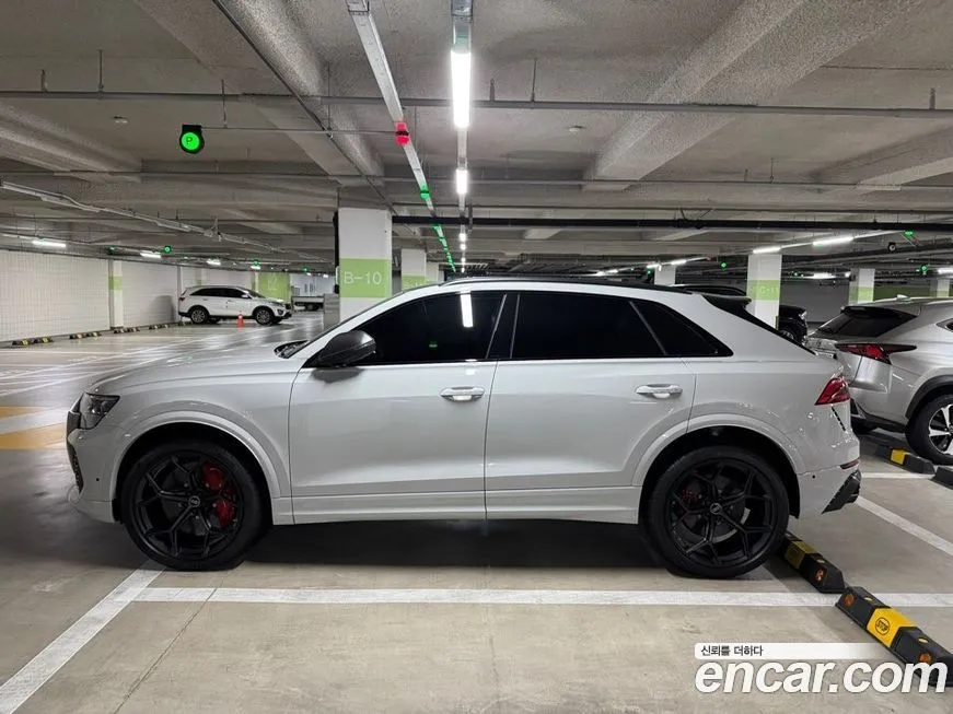 Audi RSQ8 2025 из KR, фото 5