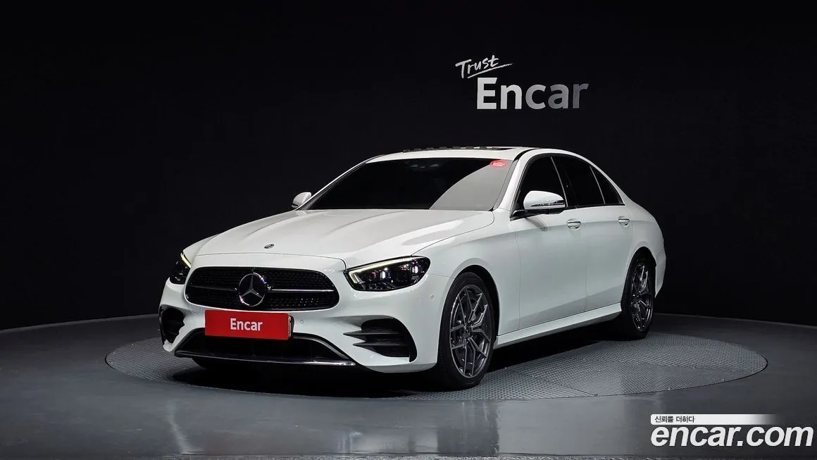 Mercedes-Benz E-Class — фото 1