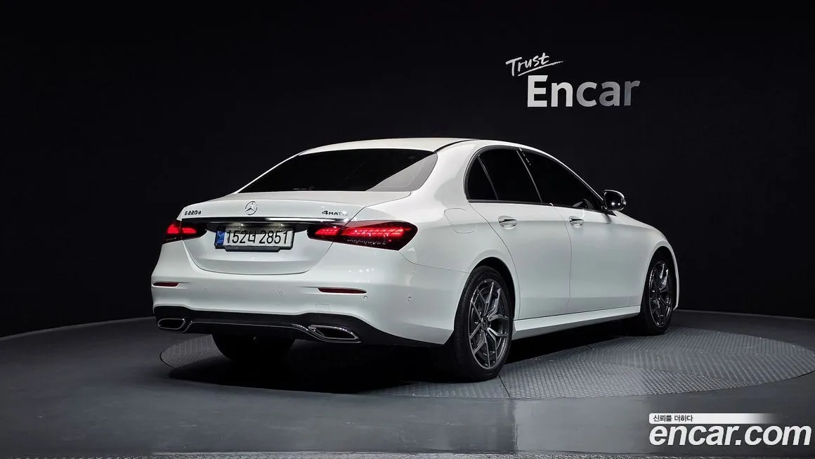 Mercedes-Benz E-Class — фото 2