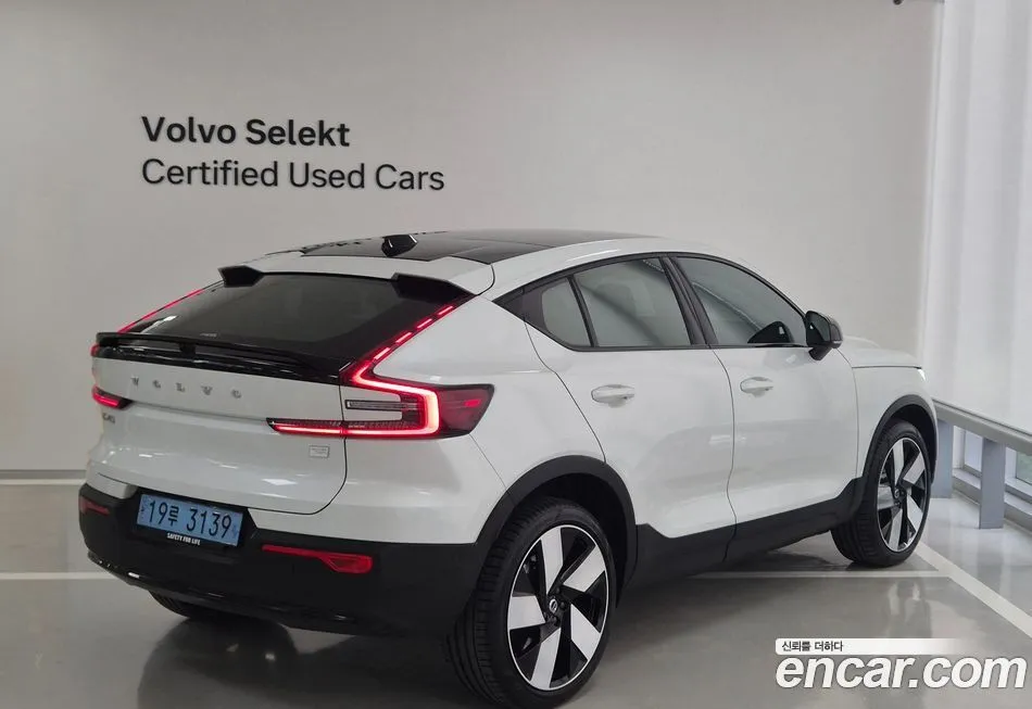 Volvo C40 2024 из KR, фото 2