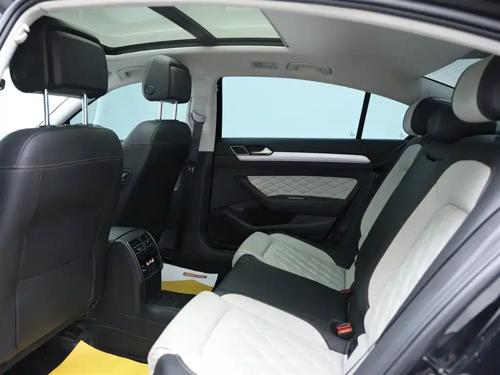 Volkswagen Magotan 2023 из CN, фото 10