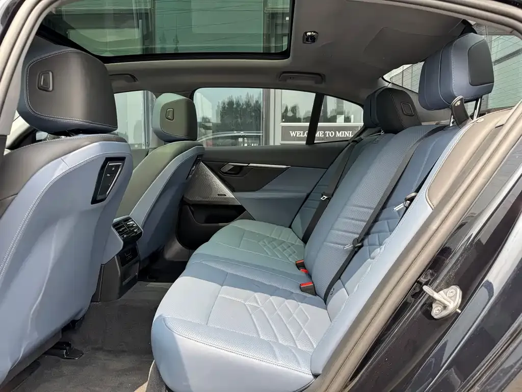 BMW i5 2024 из CN, фото 7
