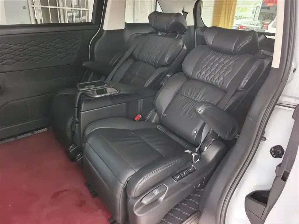 Honda Elysion 2024 из CN, фото 10