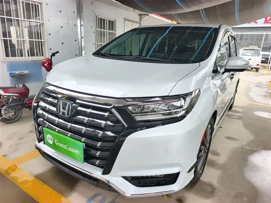 Honda Elysion 2024 из CN, фото 3