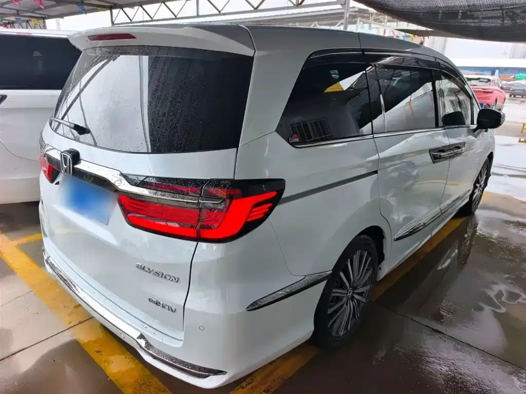 Honda Elysion 2024 из CN, фото 7
