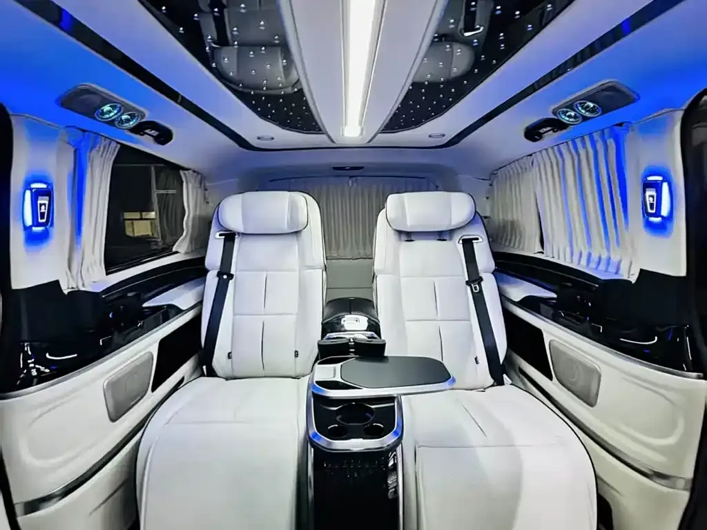 Mercedes-Benz Vito 2023 из CN, фото 4