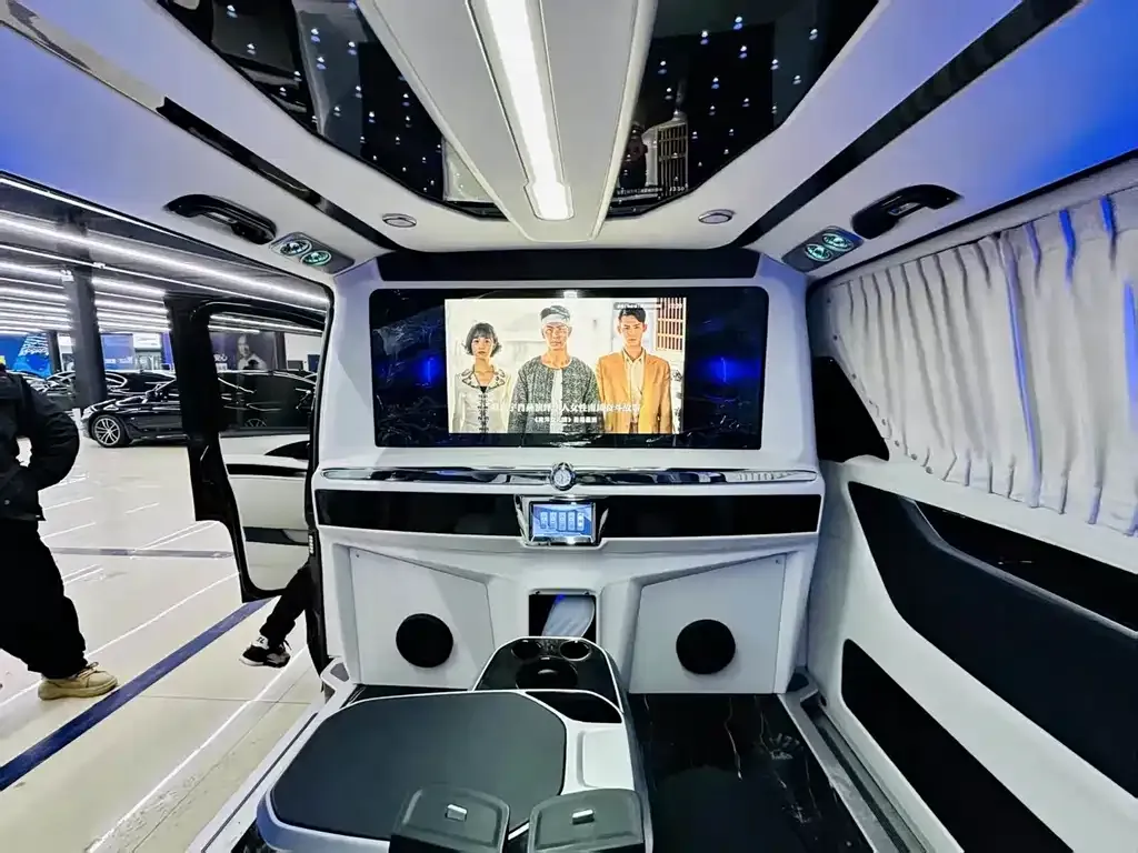 Mercedes-Benz Vito 2023 из CN, фото 7