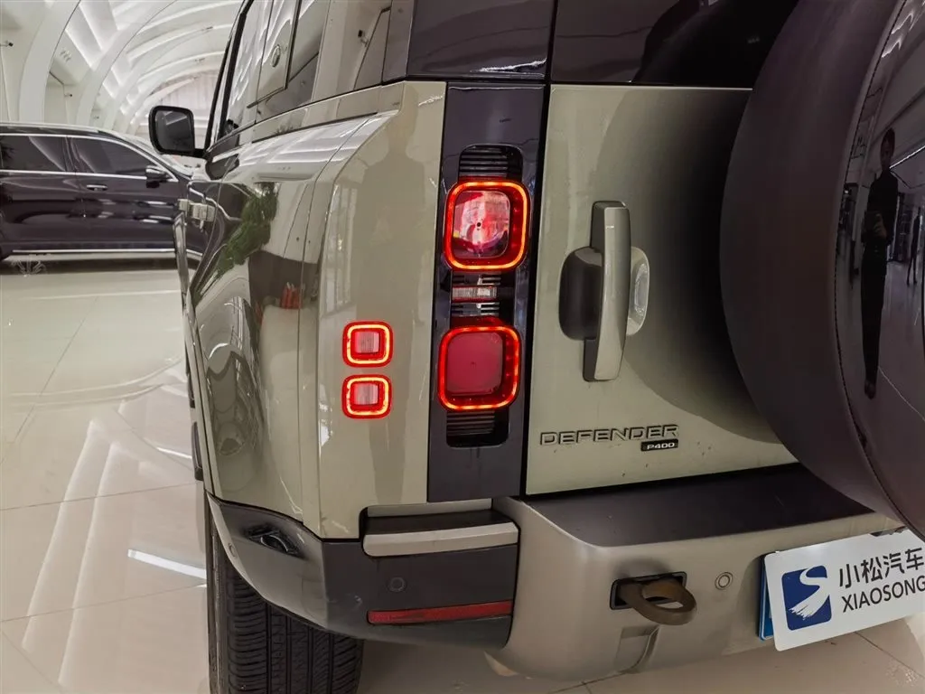 Land Rover Defender — фото 6