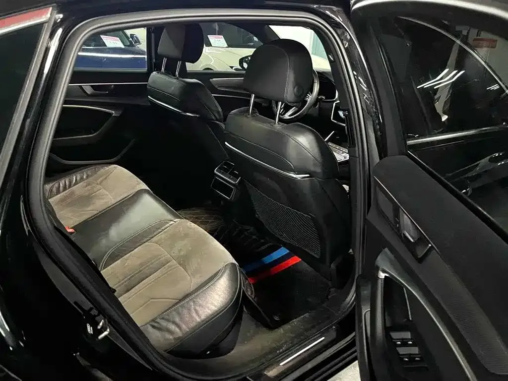 Audi A6L 2022 из CN, фото 6